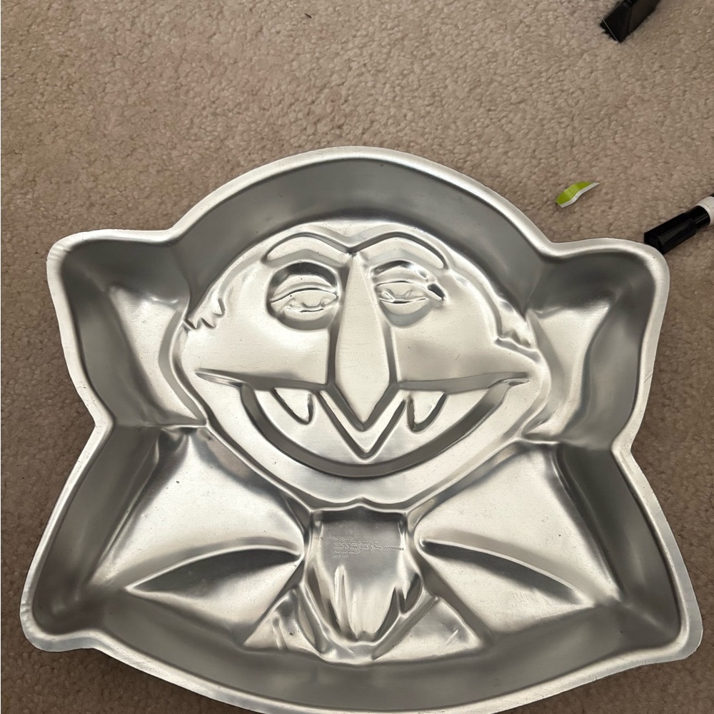 Count von Count cake pan